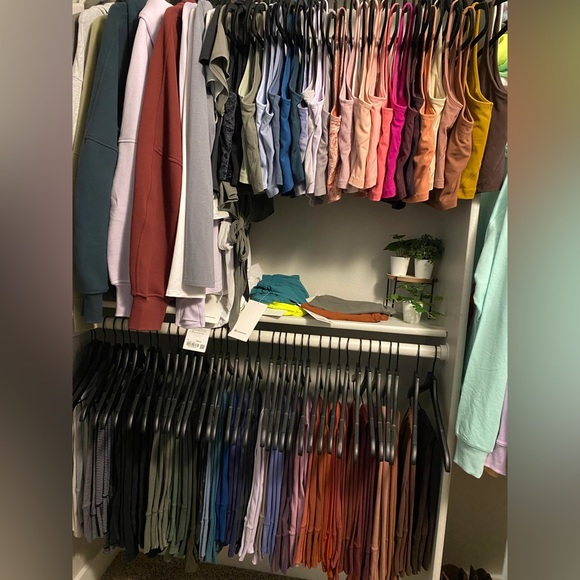 (6pcs) Lululemon & More Mystery Box/Bundle/Lot - Picture 2 of 5